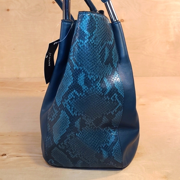 Alfani Green Leather Large Hand Bag - Picture 3 of 8